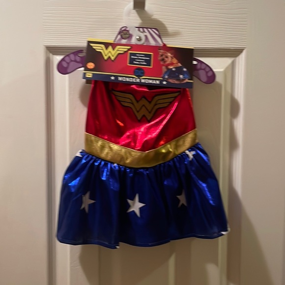 Wonder Woman Dog Costume - Picture 1 of 6